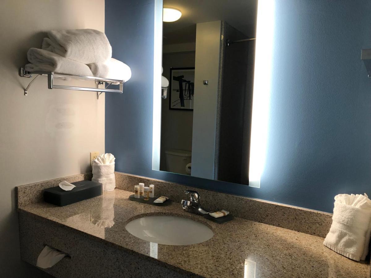 La Quinta By Wyndham Pcb Coastal Palms Hotel Upper Grand Lagoon Екстериор снимка