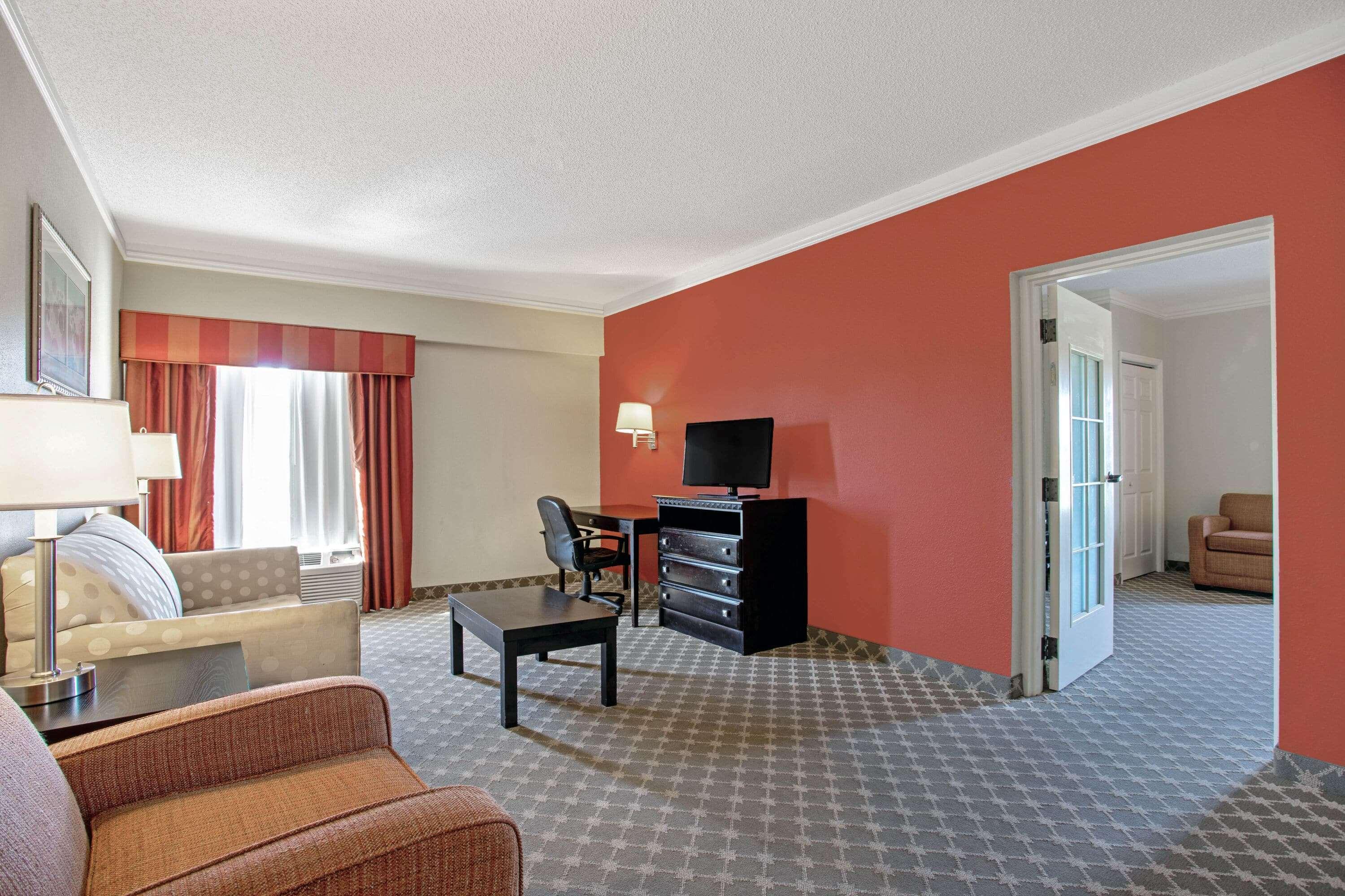 La Quinta By Wyndham Pcb Coastal Palms Hotel Upper Grand Lagoon Екстериор снимка
